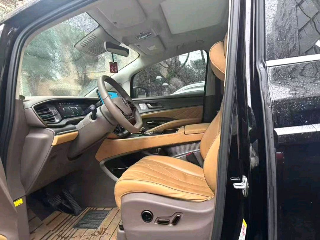 腾势 2022款 腾势D9 EV 600 四驱旗舰型 自动挡