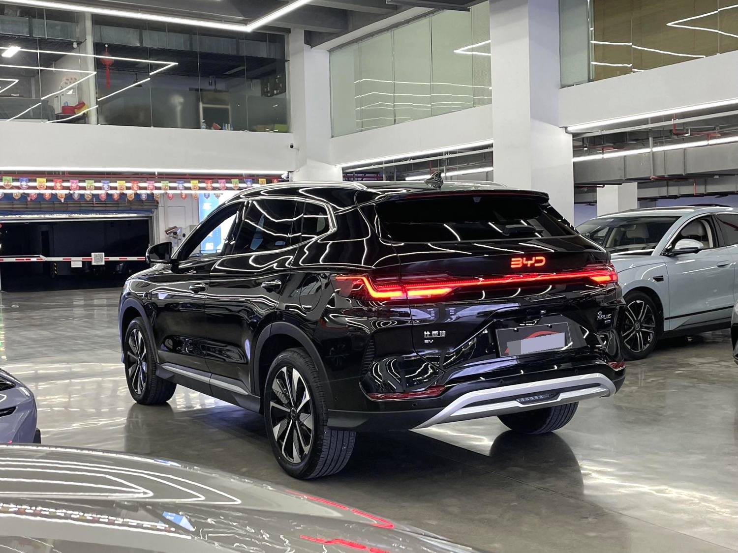 比亚迪 宋PLUS新能源 2025款 宋PLUS EV 智驾版 520km 尊贵型 自动挡