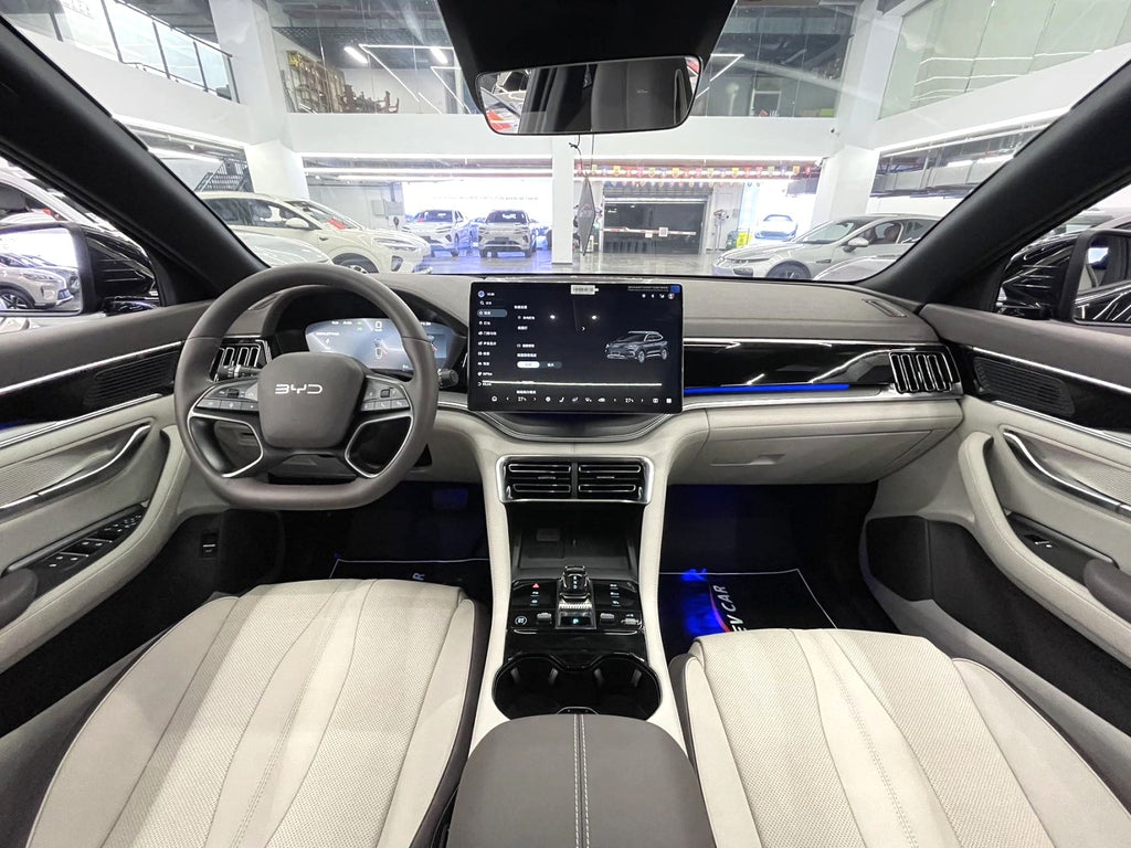 比亚迪 宋PLUS新能源 2025款 宋PLUS EV 智驾版 520km 尊贵型 自动挡