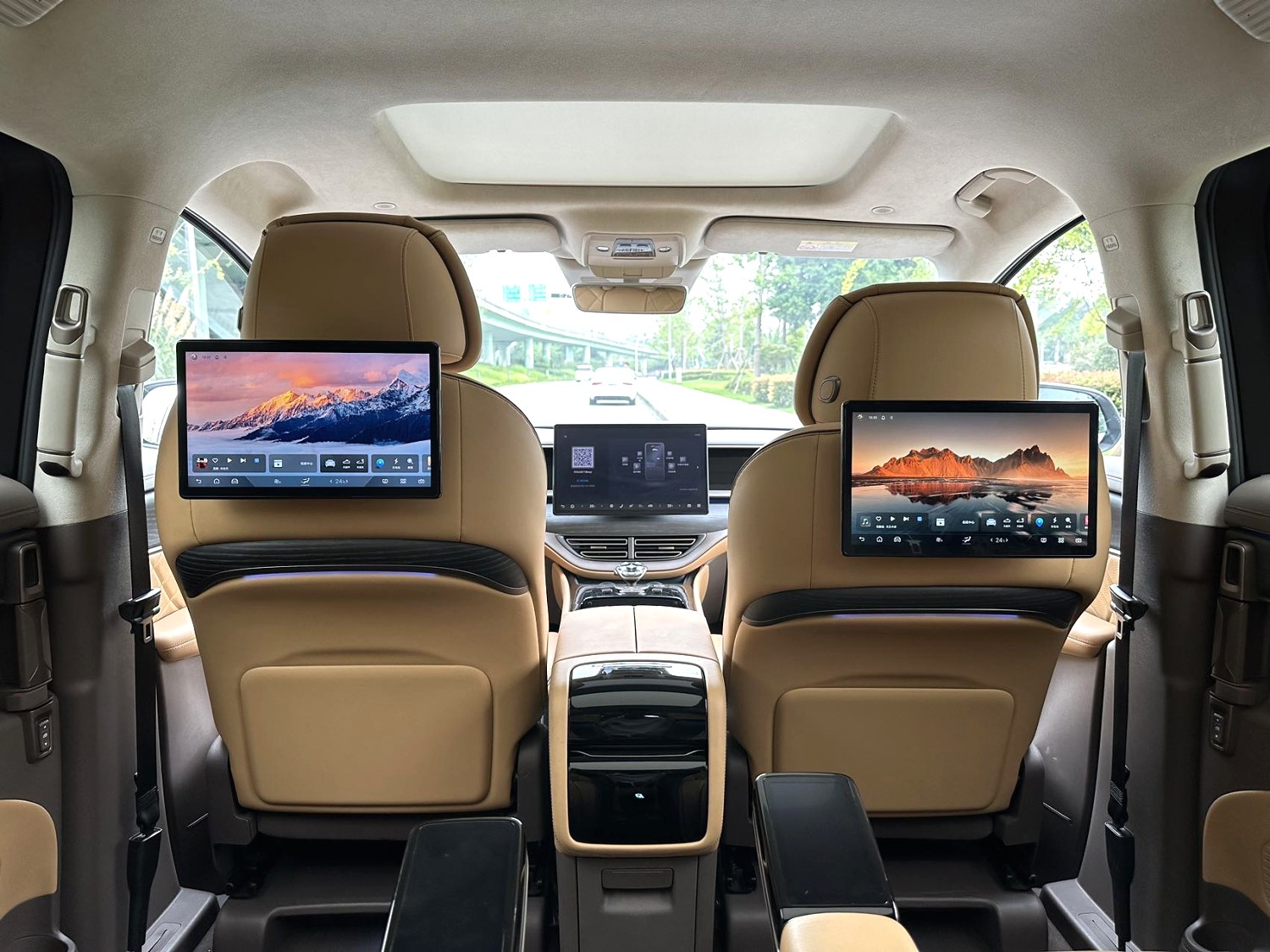 腾势 2022款 腾势D9 EV 600 四驱旗舰型 自动挡