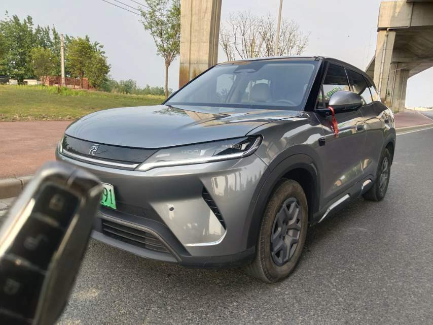比亚迪 2025款 元 UP 智驾版 401KM 活力版 自动挡（0998）