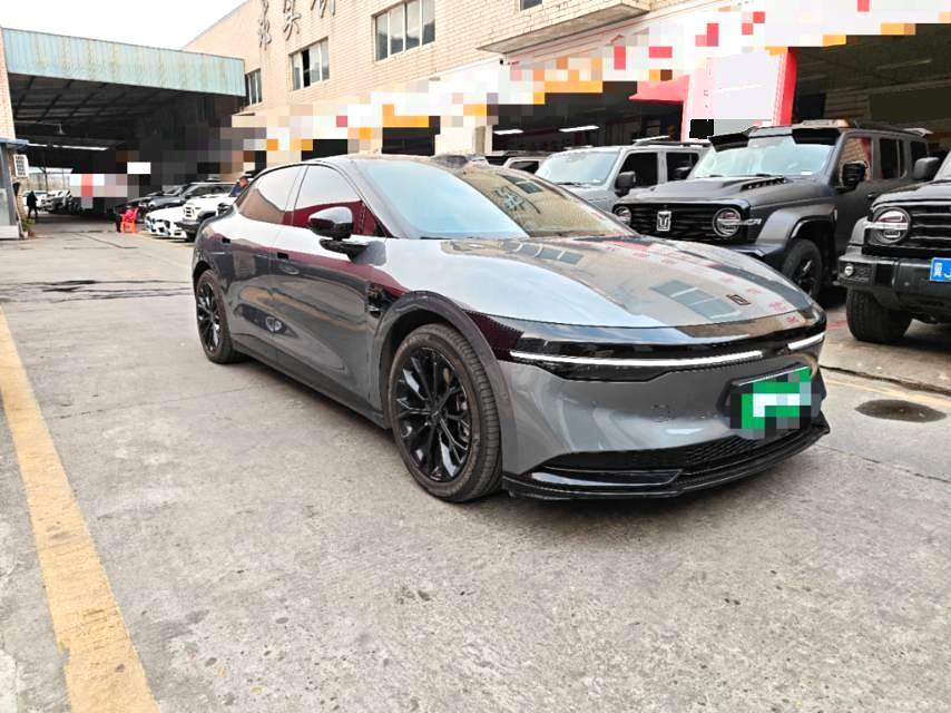 极氪 2024款 极氪007 后驱智驾版 100kWh 自动挡（2599）