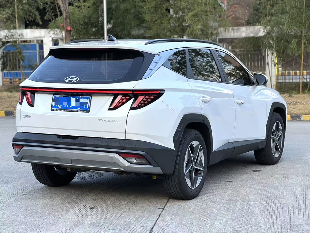 现代 2025款 途胜 L 1.5T 精英版